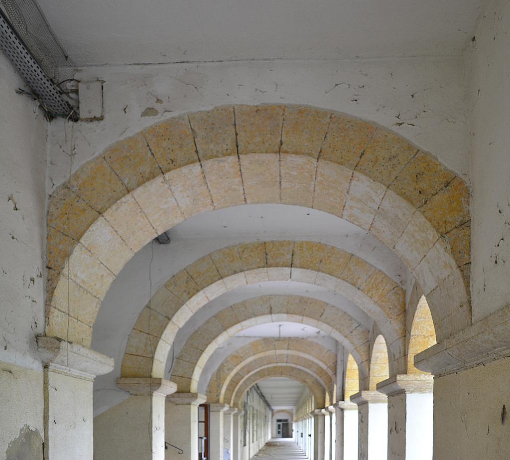 Quartier de cavalerie Henry, puis Quartier de cavalerie Espagne, Caserne d'artillerie et Centre d'Instruction du service de l'Intendance