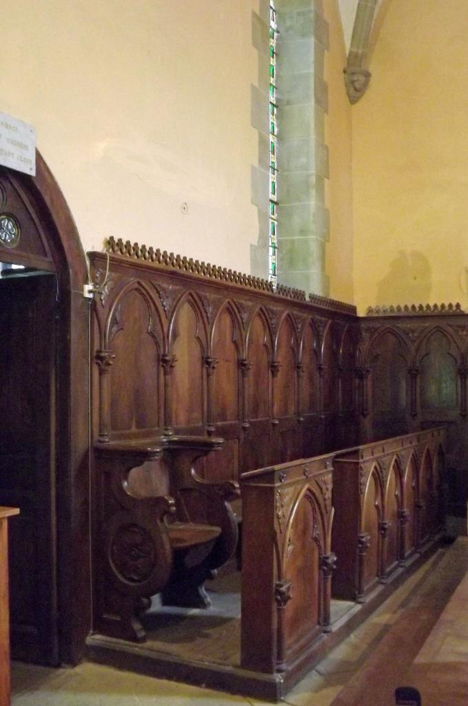 ensemble des lambris de demi-revêtement du choeur, des bancs de choeur et de deux stalles