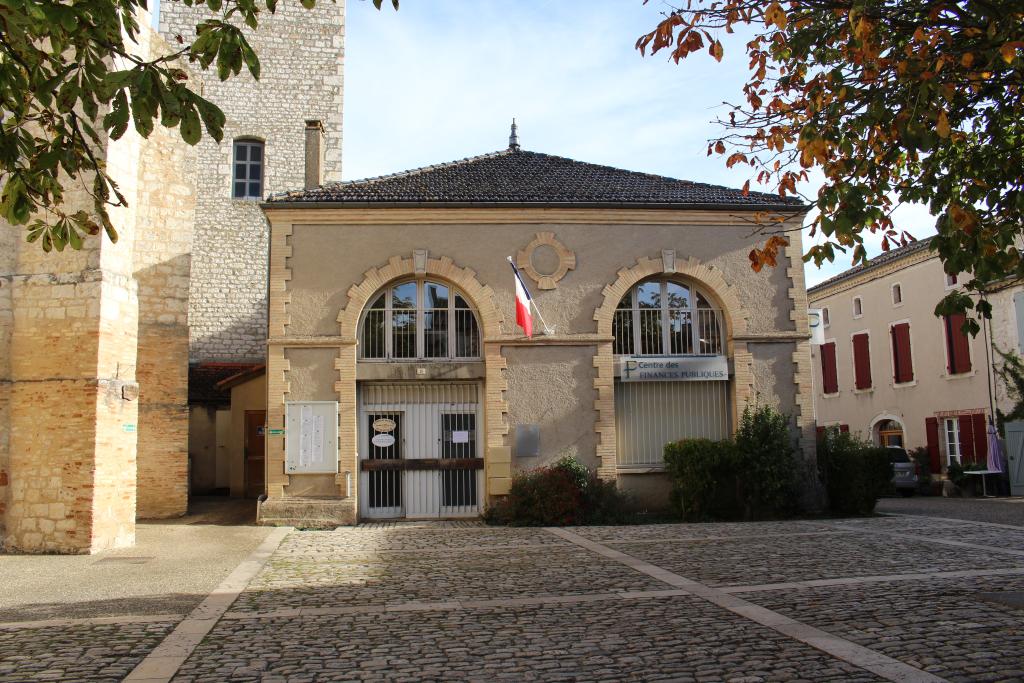 place des cornières (à couverts)