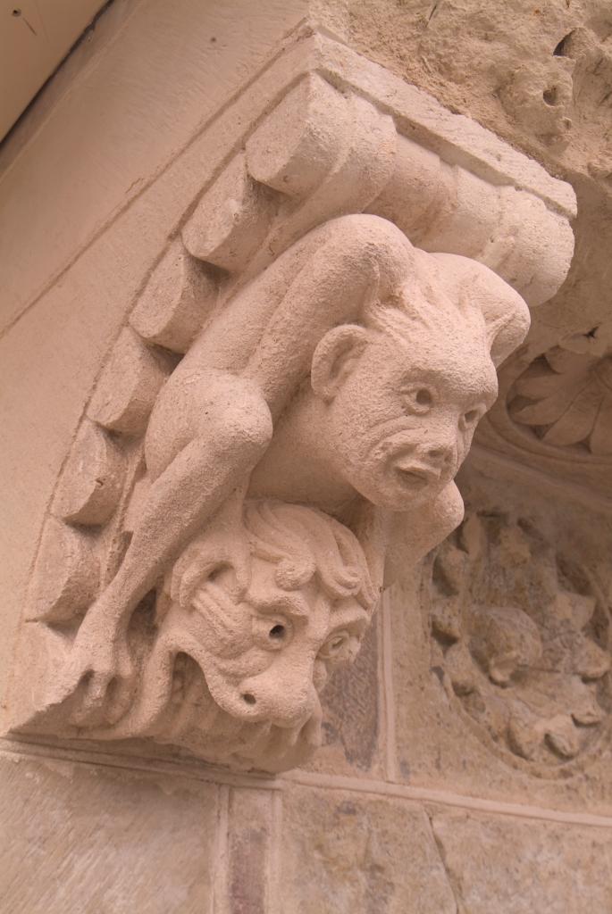 Abbaye de chanoines de saint Augustin, dite basilique Saint-Sernin, actuellement église paroissiale