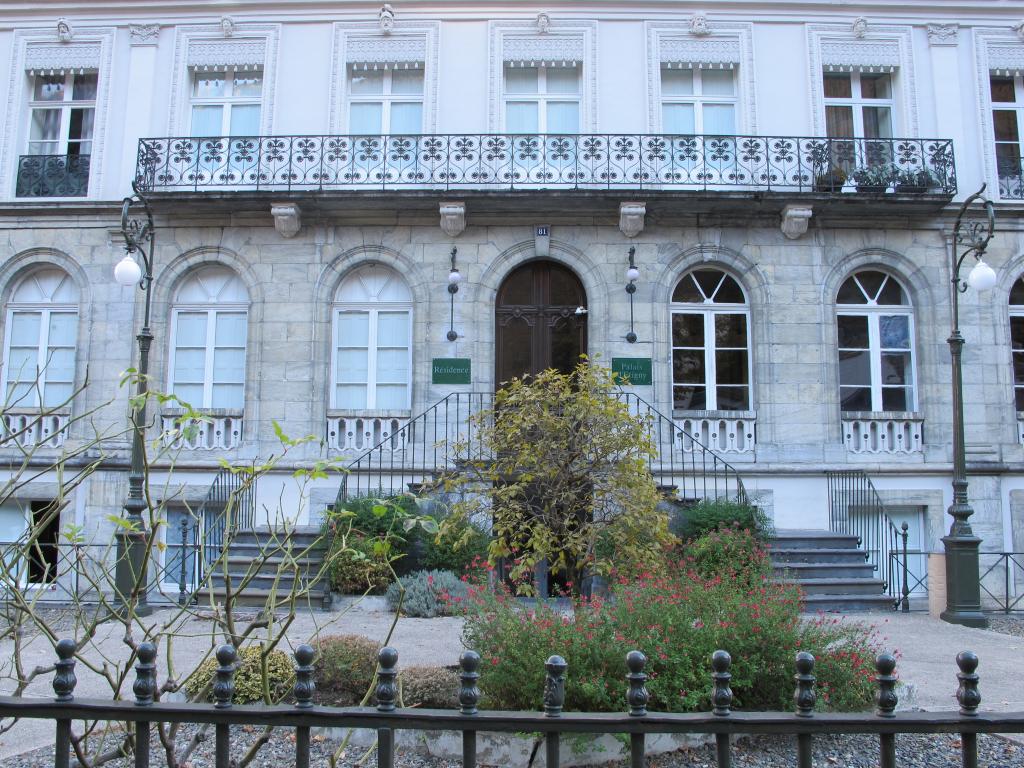 grand hôtel Bonnemaison actuellement résidence palais d'Etigny