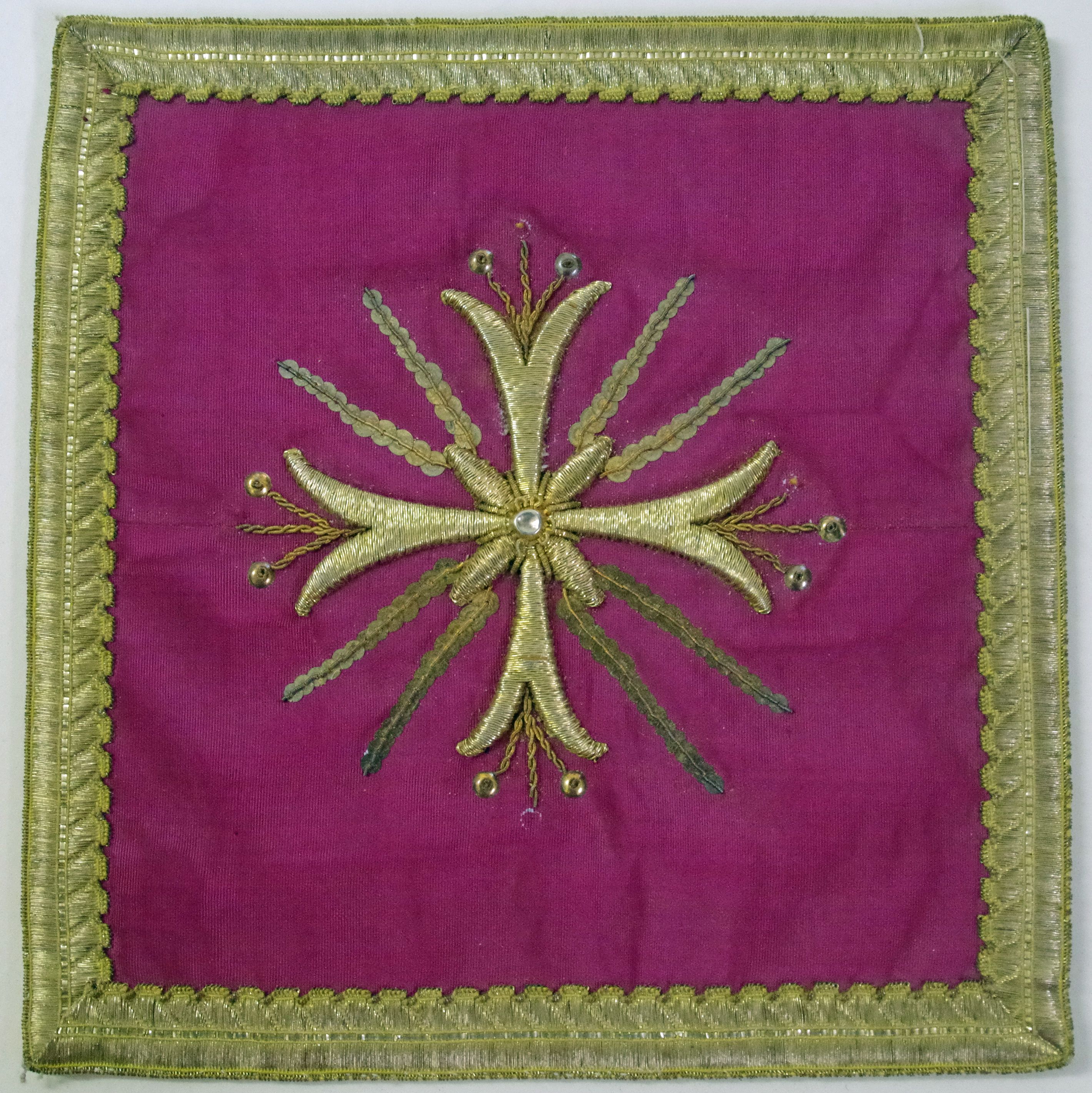 sommaire des textiles de l'église de Saint-Mamert-du-Gard