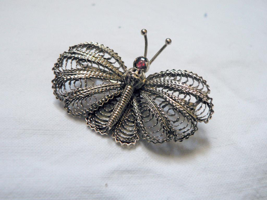 Broche en forme de papillon