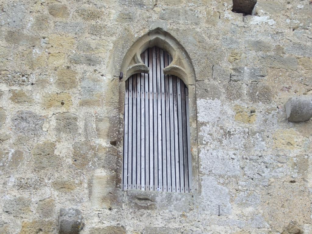 ancien couvent de chanoines réguliers de saint Augustin actuellement école et salle de cinéma