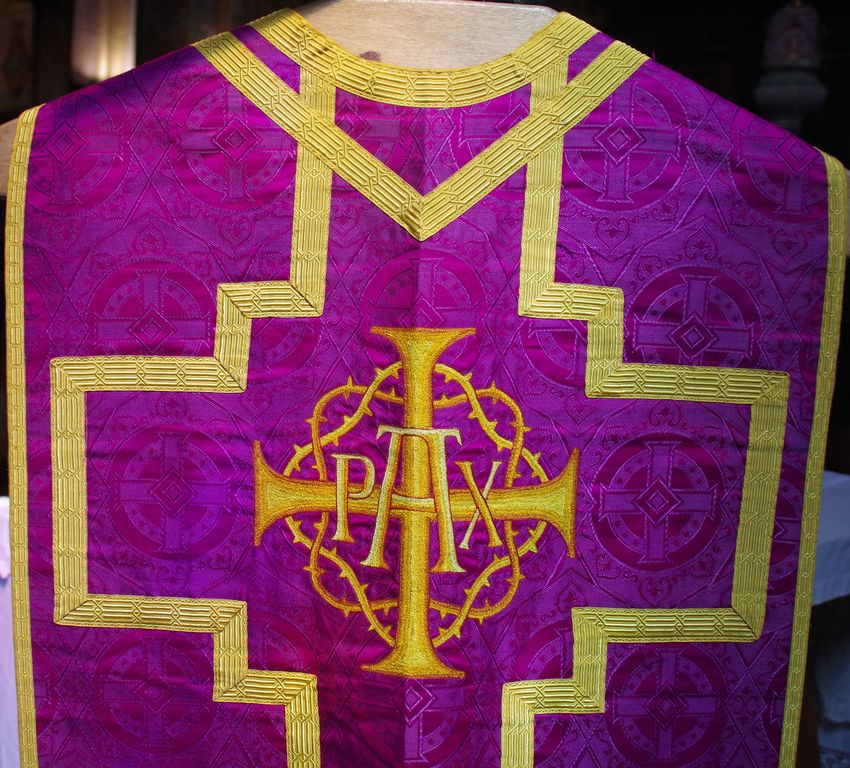 sommaire des textiles de l'église de Valliguières