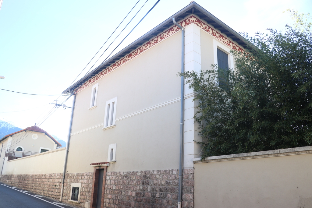 Château Valroch puis Université Catalane d’Été, École de Musique du Conflent et Centre d’accueil Pau Casals
