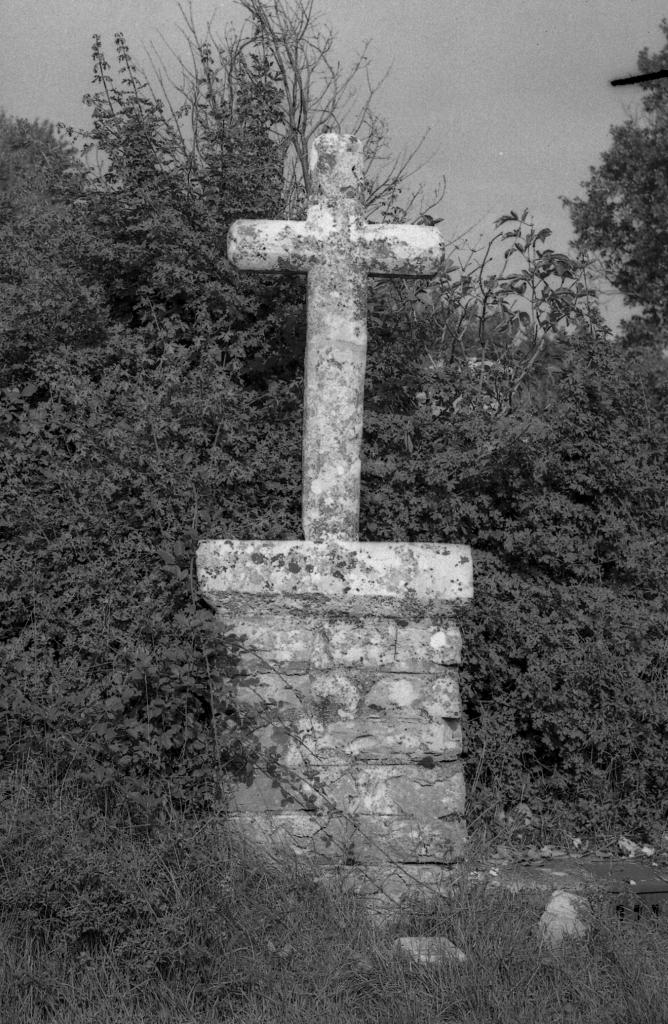 Croix de chemin N° 1