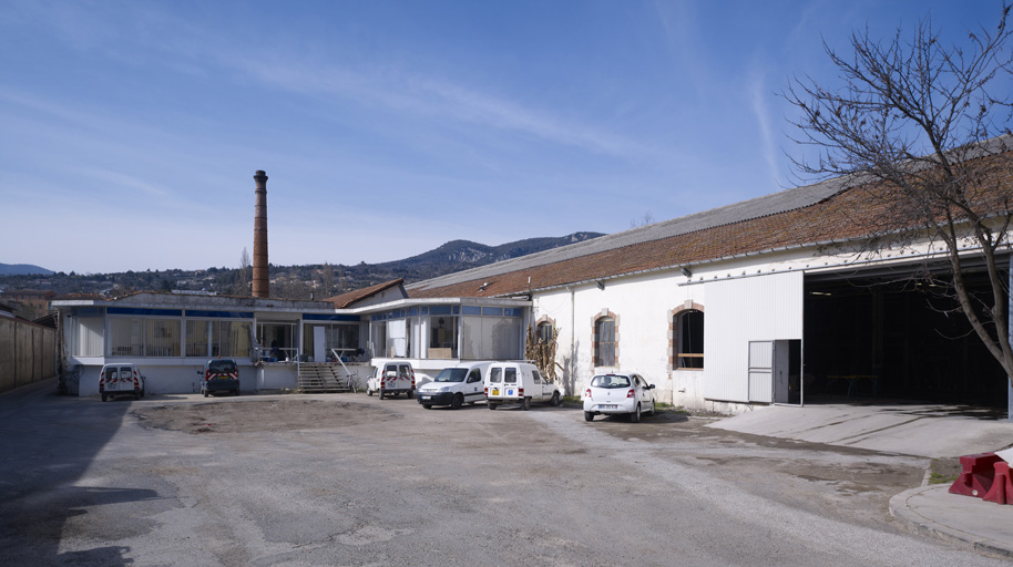 usine textile (usine de drap) dite de l'étendage, puis Teisserenc-Visseq, puis Teisserenc-Harlachol, puis usine de construction mécanique dite usine Fraisse, actuellement ateliers municipaux