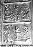 dix bas-reliefs