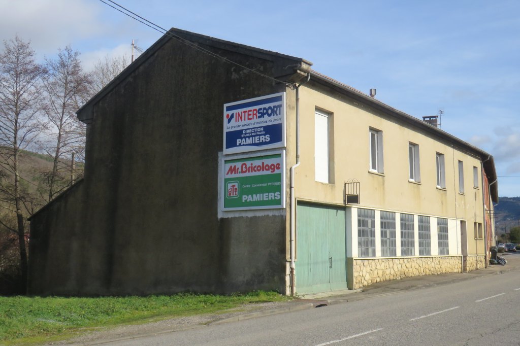fabrique de peigne en corne et effilochage textile Jouret Frères, puis tissage AJM