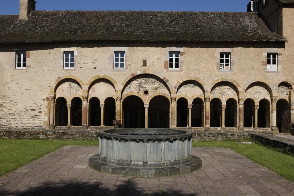 abbaye de bénédictins Sainte-Foy