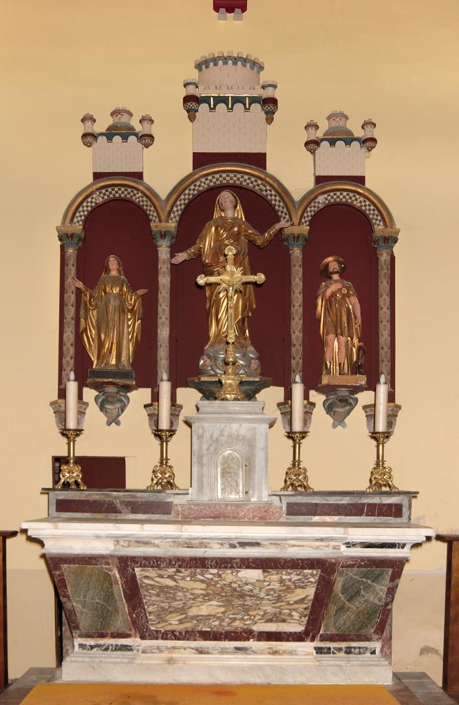 retable architecturé à arcatures du maître-autel, de style néo-roman