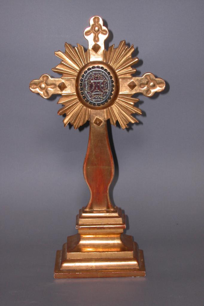croix-reliquaire de la Vraie Croix et de saint Matthieu, saint Jacques-le-Majeur, saint Jean l'Evangéliste, saint Philippe, saint Barthélemy et saint Simon