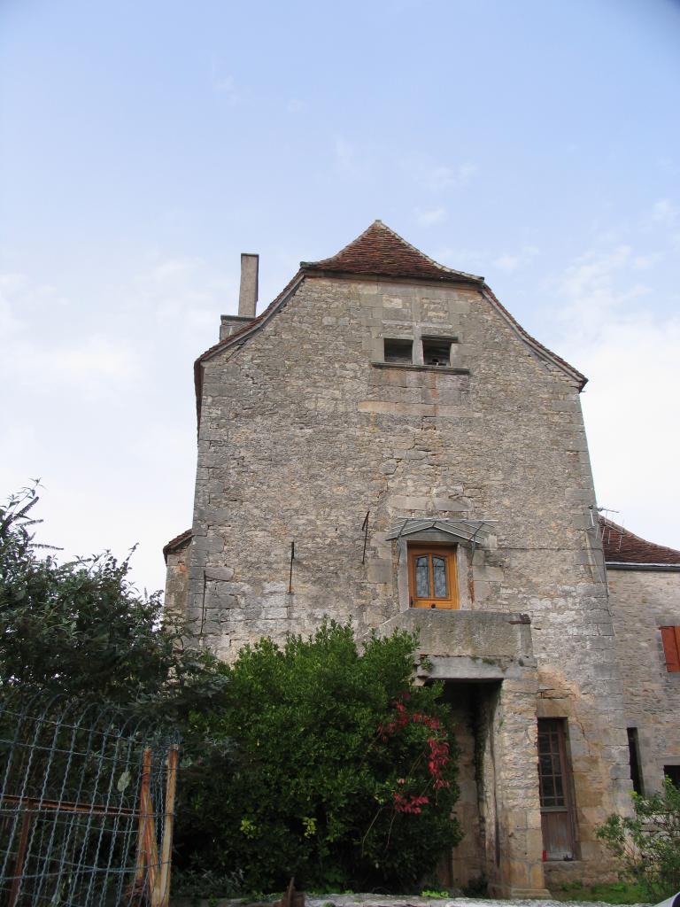 château ou commanderie d'hospitaliers de Saint-Jean-de-Jérusalem ?