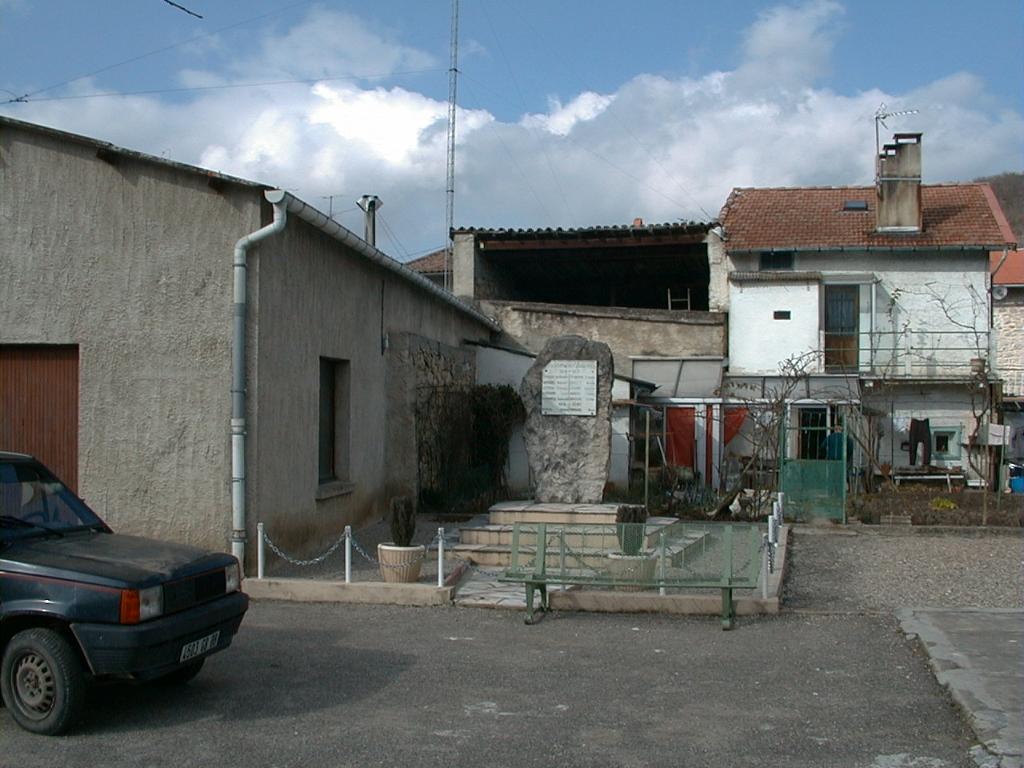 monument aux morts de la guerre de 1914-1918 et de la guerre de 1939-1945