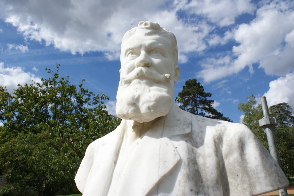 buste d'André Balitrand