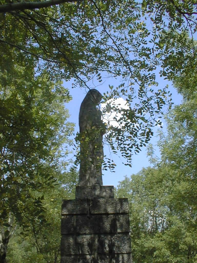 statue (colossal) : Vierge à l'Enfant dite Notre-Dame de Cornus