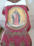 bannière de procession de la confrérie Notre Dame du rosaire et de saint Rémy