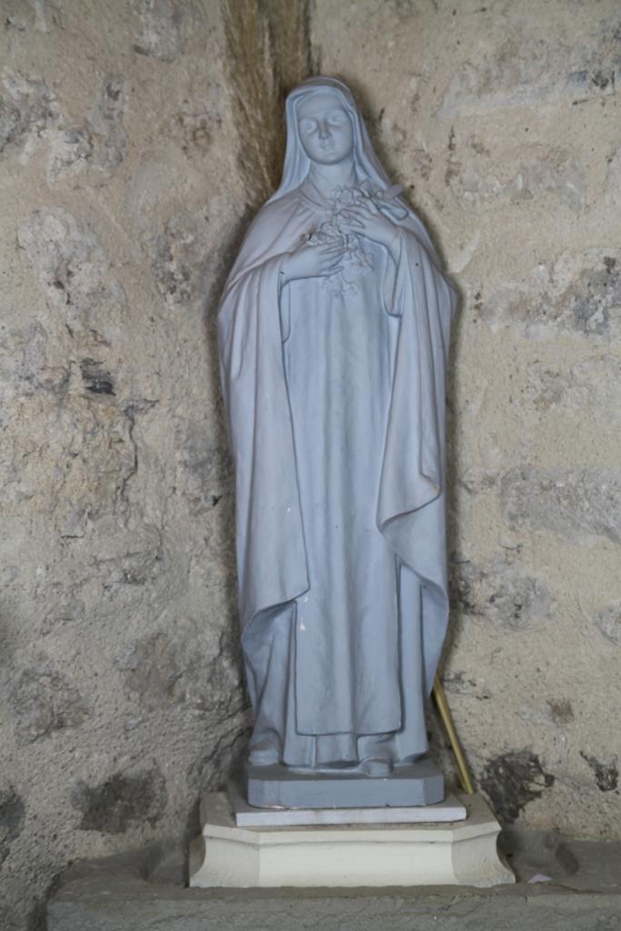 statue (demi-nature) et sa console : Sainte Thérèse de Lisieux