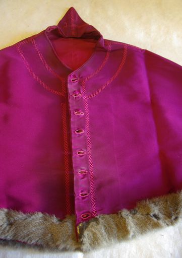 mozette violette (n° 93) de chanoine titulaire du diocèse de Montpellier