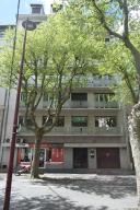 Immeuble à boutique