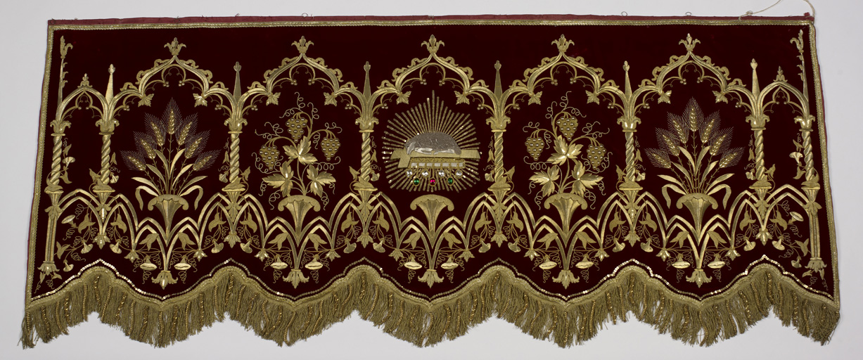 dais de procession rouge (n° 1)