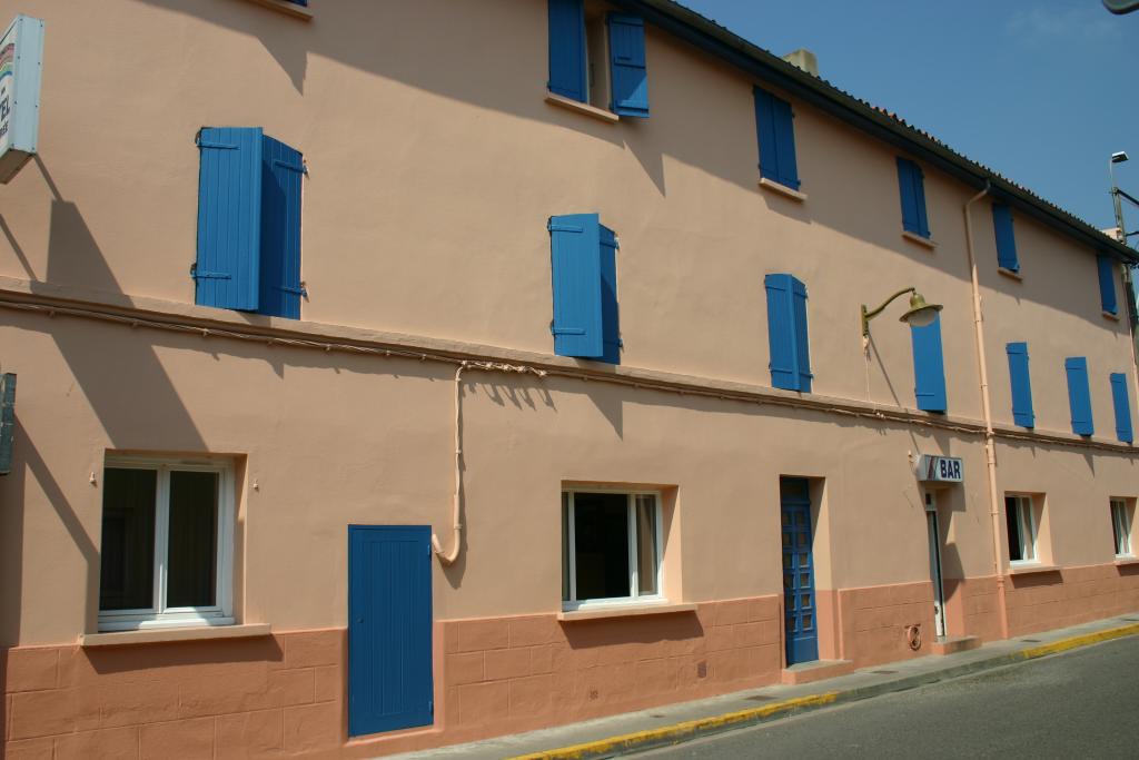 hôtel de voyageurs , café