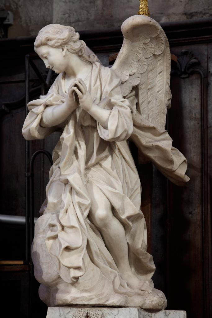 maître-autel contenant deux tableaux-reliquaires