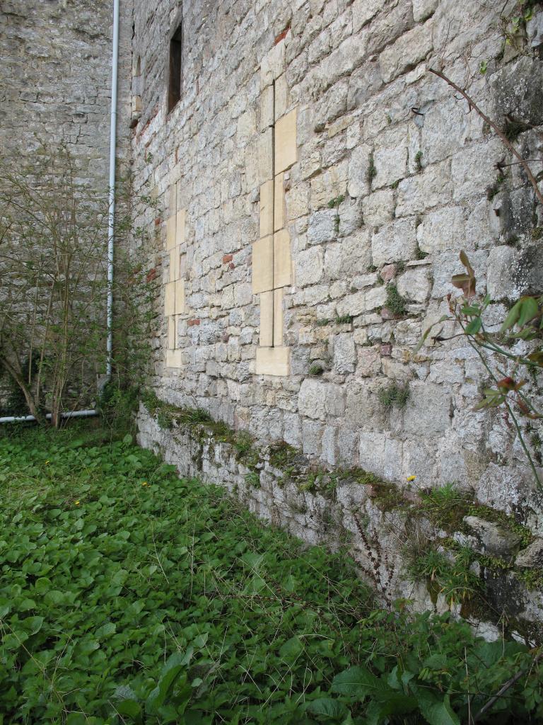 château des évêques de Cahors, actuellement en partie occupé par la mairie