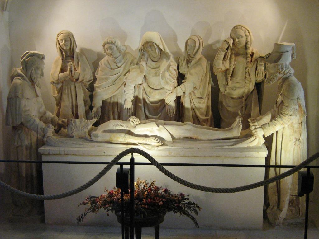 prieuré-doyenné Saint-Pierre