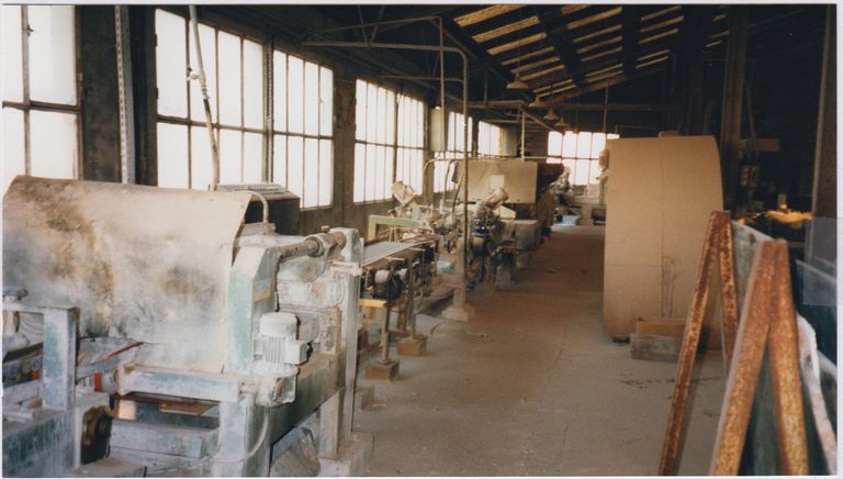 Carrière de marbre et usine de taille de matériaux de construction Anglade, puis Fougerolles, actuellement La Pierre de France