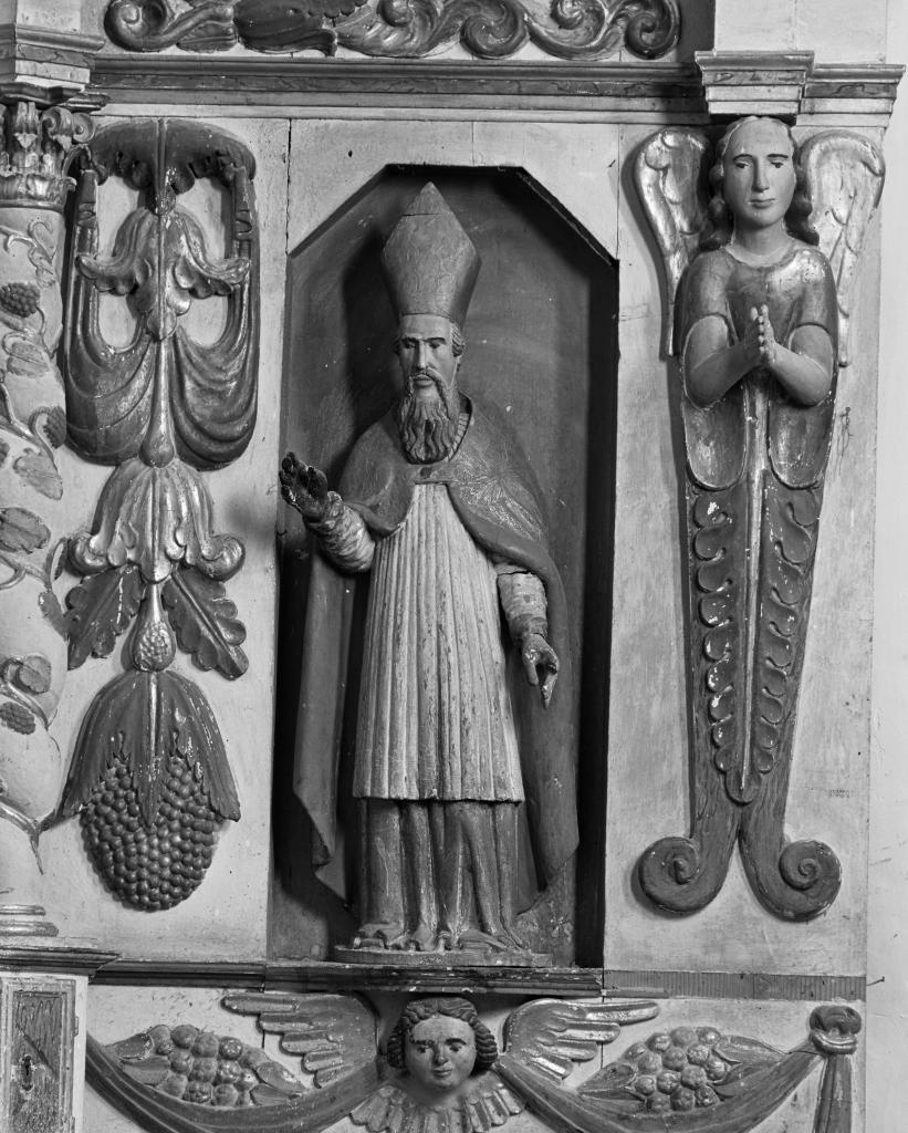 statues (2) (petite-nature, en pendant) : Saint Pierre, Saint Blaise