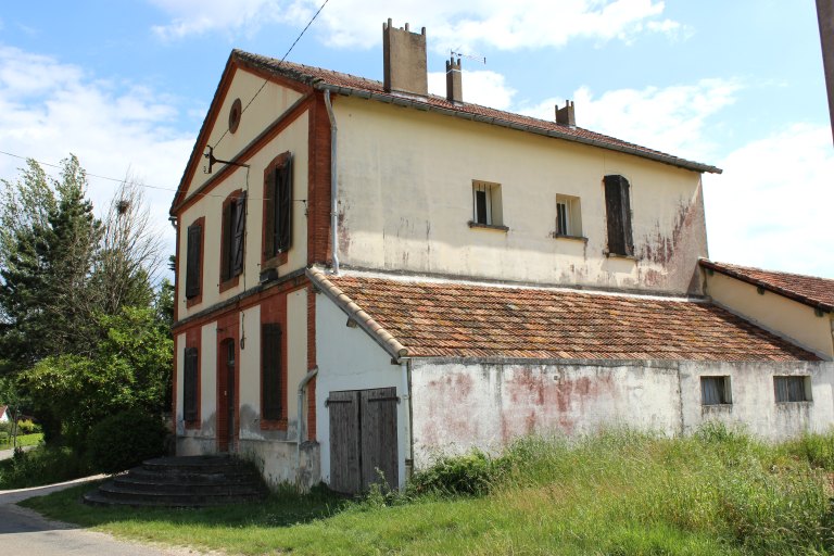 école actuellement maison