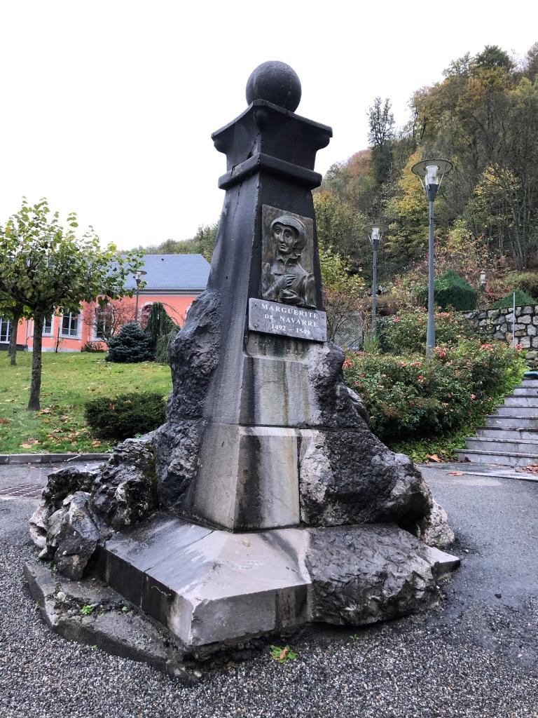 Monument à Marguerite de Navarre