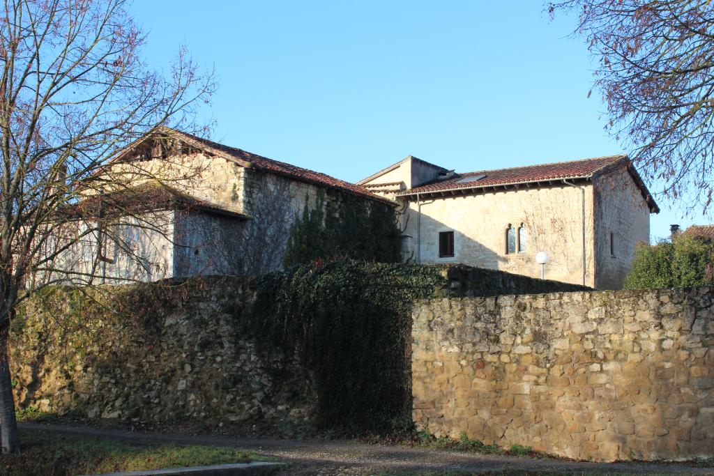 ancien ensemble religieux (?), actuellement maison et remise