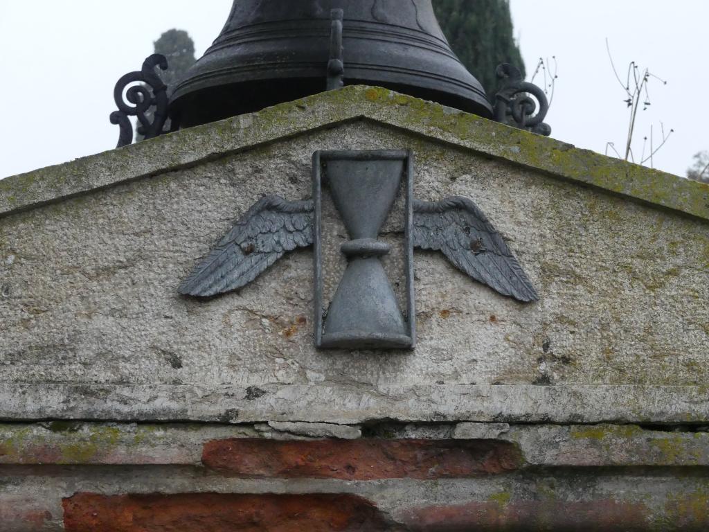 tombe des fondeurs Lévêque, trapèze C, couronne (extérieure), n°10