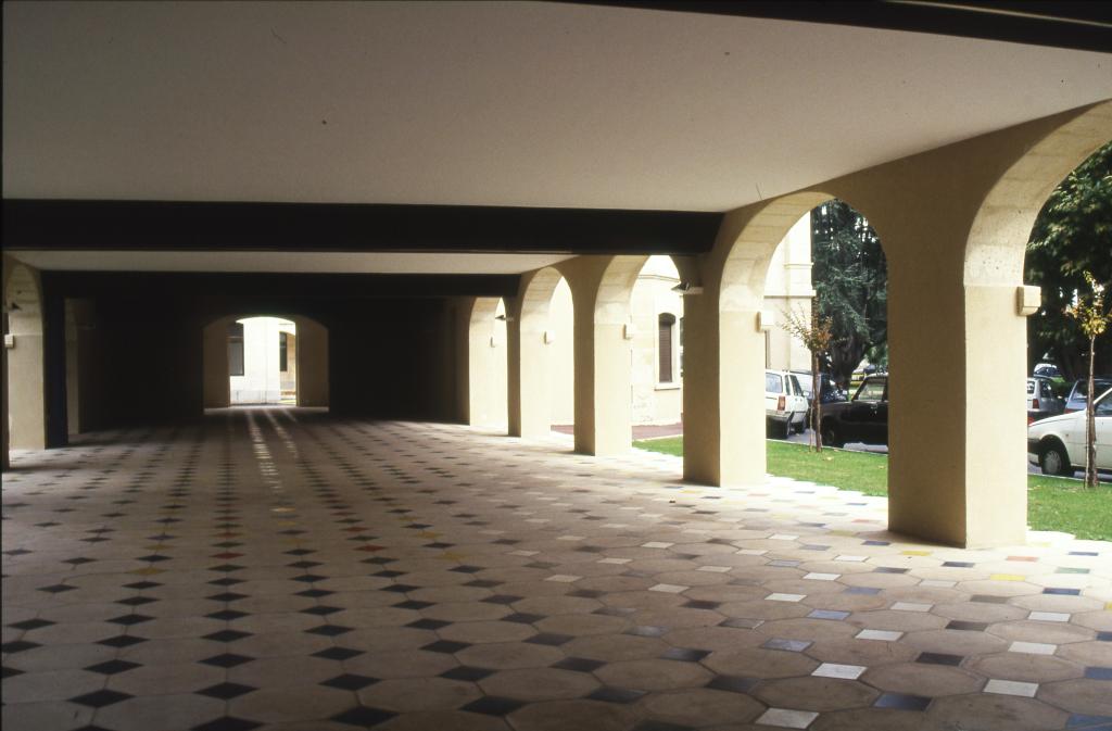 hôpital suburbain Saint-Eloi
