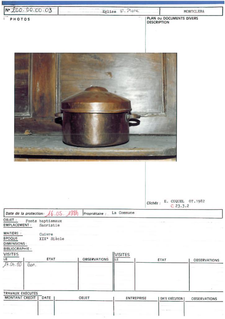 réserve à eau baptismale