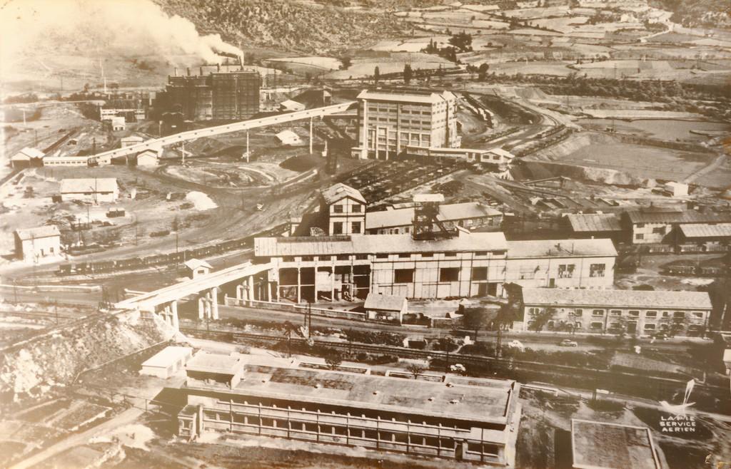 bâtiment des douches, actuellement magasin industriel des établissements Cauvy