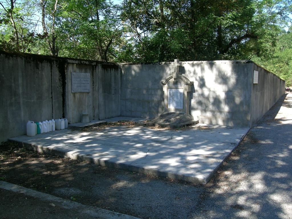 monument aux morts de la guerre de 1914-1918 et et stèle de la guerre de 1954-1962