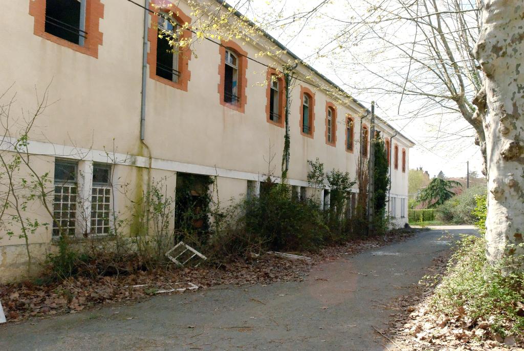 Quartier de cavalerie Henry, puis Quartier de cavalerie Espagne, Caserne d'artillerie et Centre d'Instruction du service de l'Intendance
