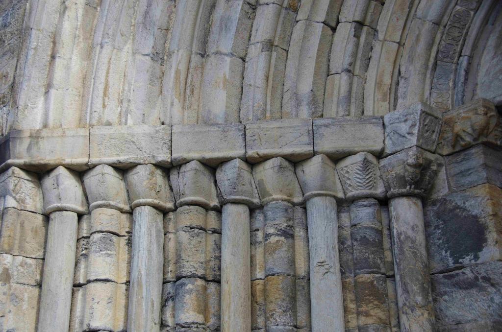 église de l'abbaye de bénédictins Saint-Savin, actuellement église paroissiale