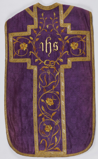 Chasuble violette avec étole, voile de calice et bourse de corporal