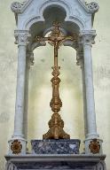 croix d'autel et six chandeliers d'autel