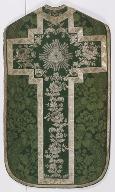 chasuble verte avec étole, manipule et voile de calice