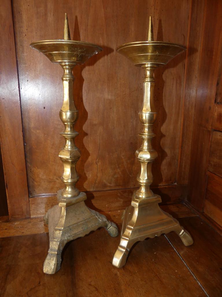 2 chandeliers d'autel