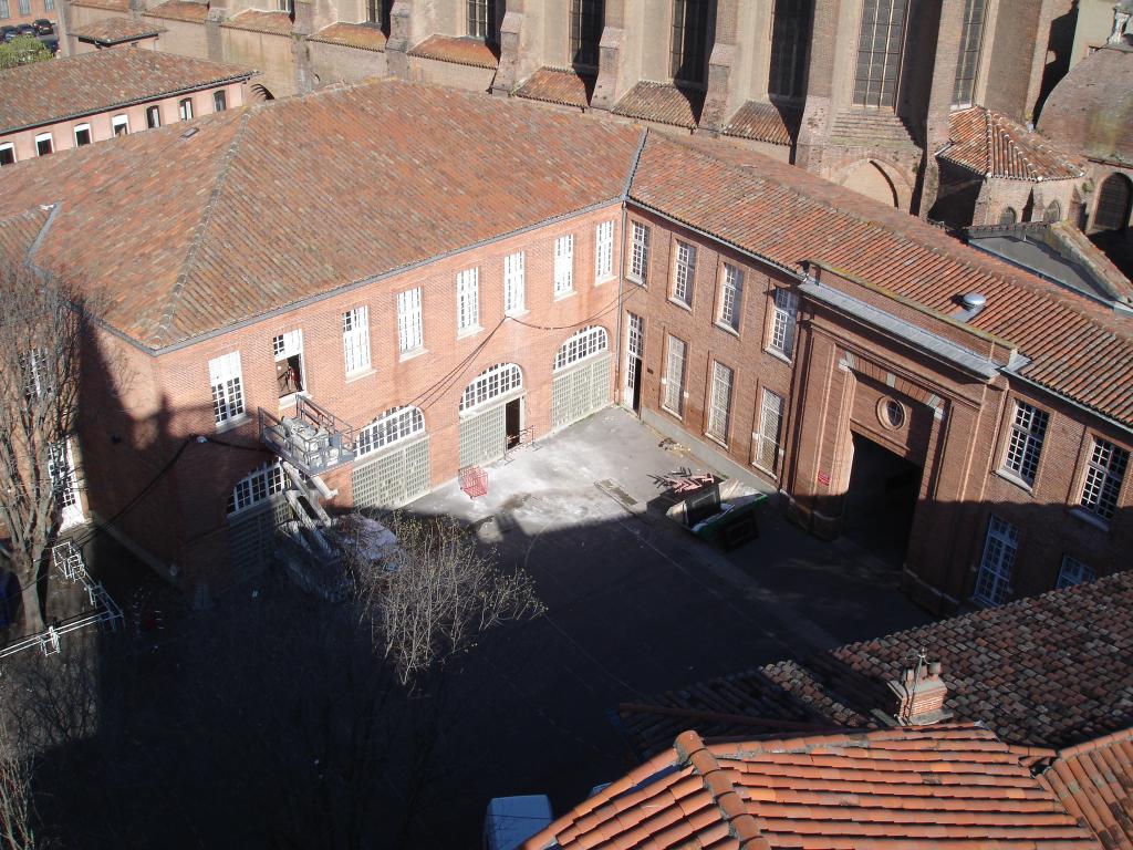 hôtel de Bernuy, puis collège universitaire, actuellement lycée Pierre de Fermat
