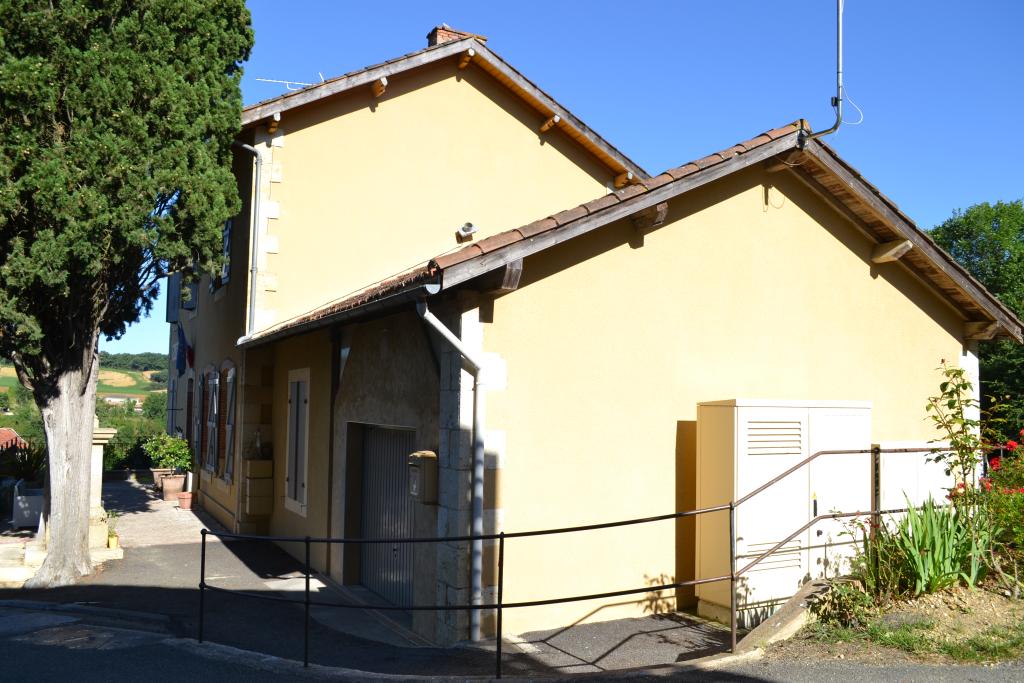 ancienne mairie-école, actuellement mairie et logement