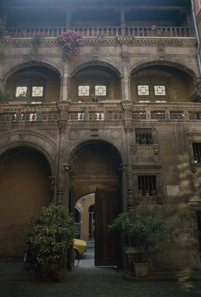 hôtel de Bernuy, puis collège universitaire, actuellement lycée Pierre de Fermat