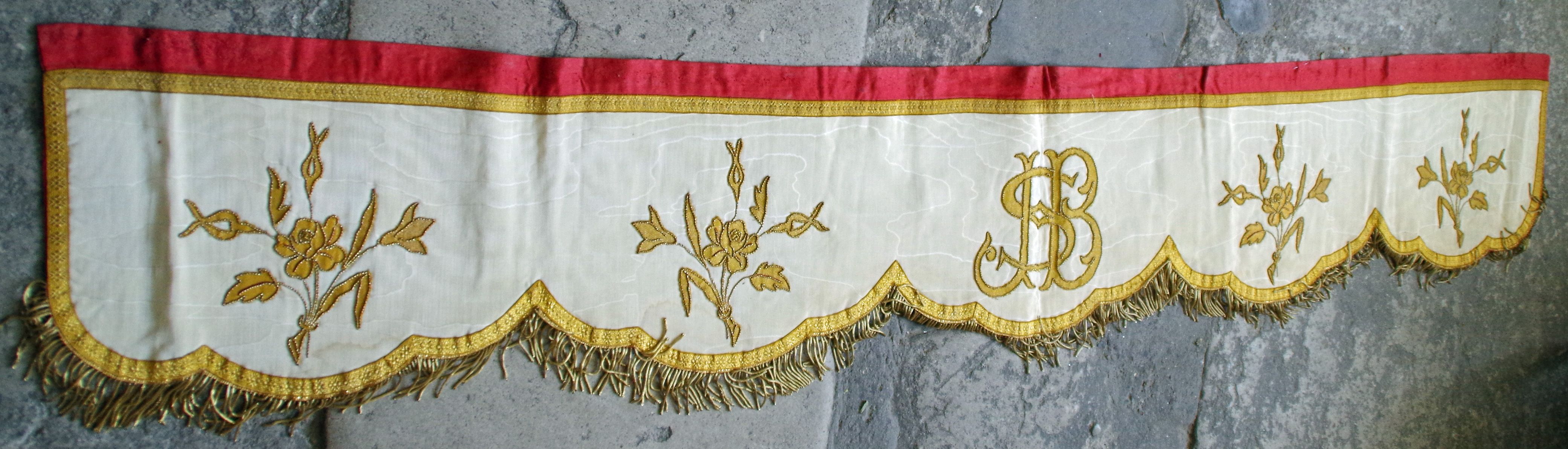sommaire des textiles de l'église Saint-Jean-Baptiste de Bellegarde